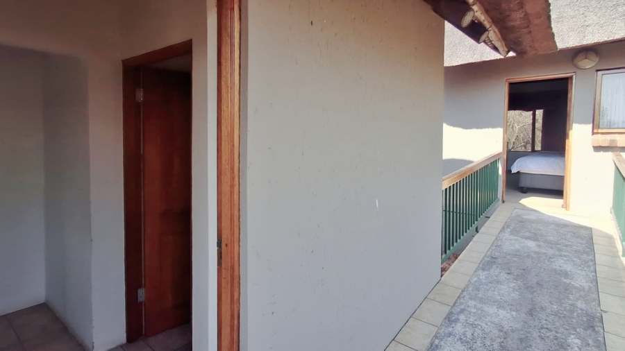 4 Bedroom Property for Sale in Boschenvaal River Front Lodges Free State